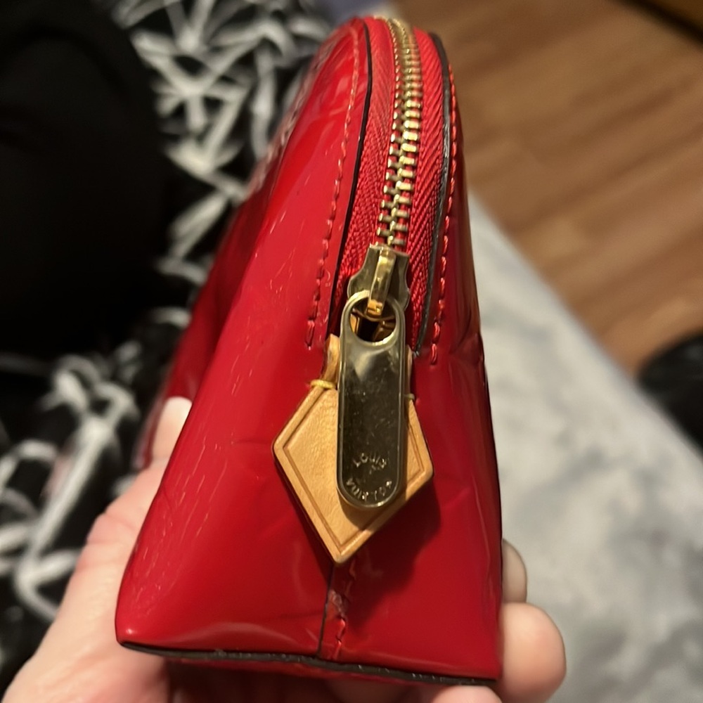 Louis Vuitton cosmetic pouch - Picture 2 of 2